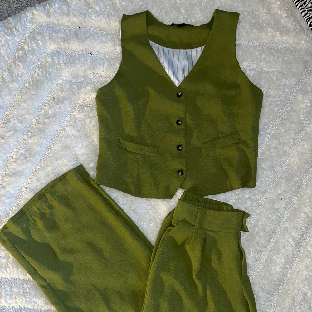 Olive Green Women's Pants & Vest Set